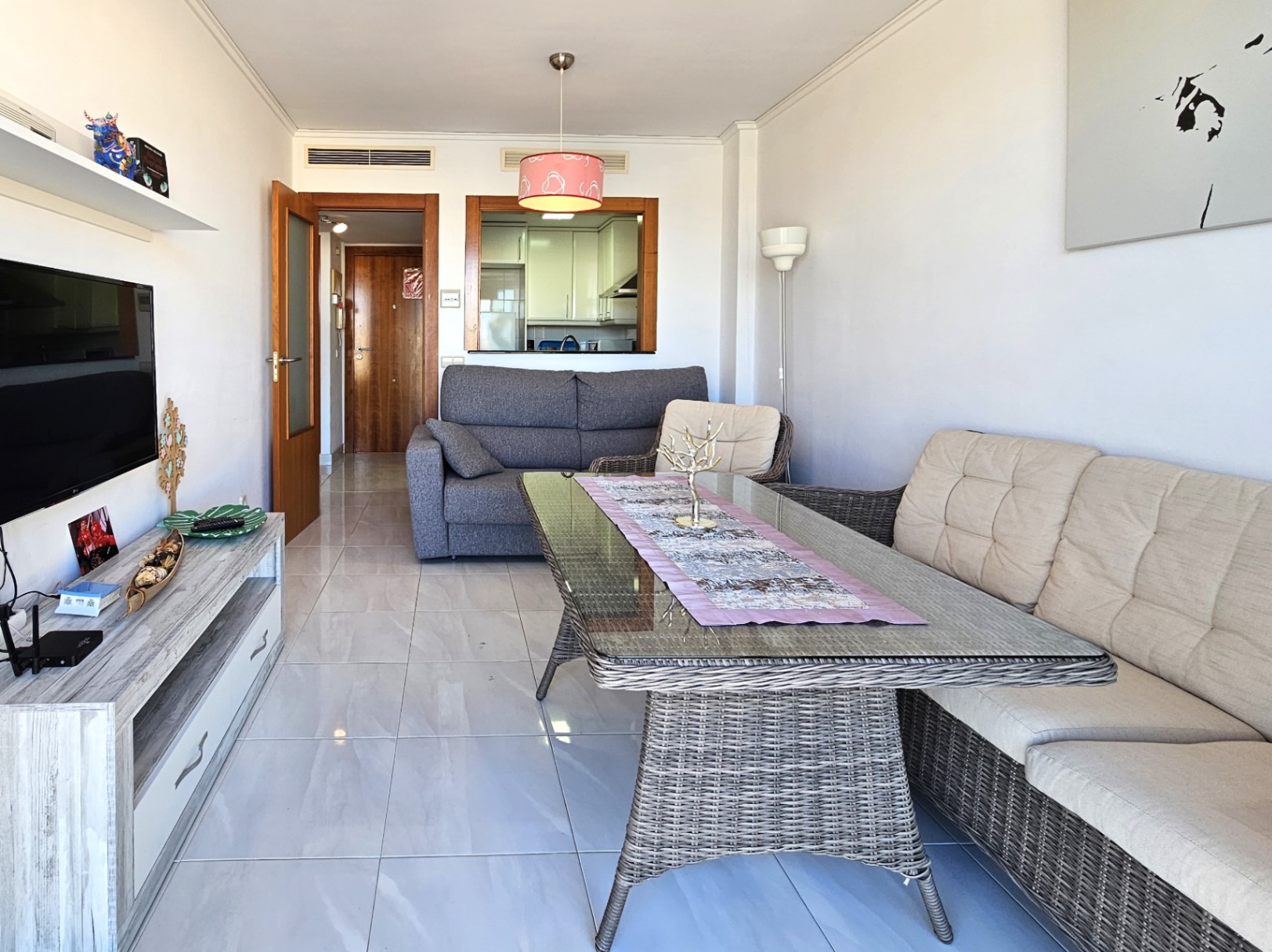 APARTMENT NEAR THE BEACH OF CALPE WITH BEAUTIFUL VIEWS OF THE SEA AND THE PROMENADE