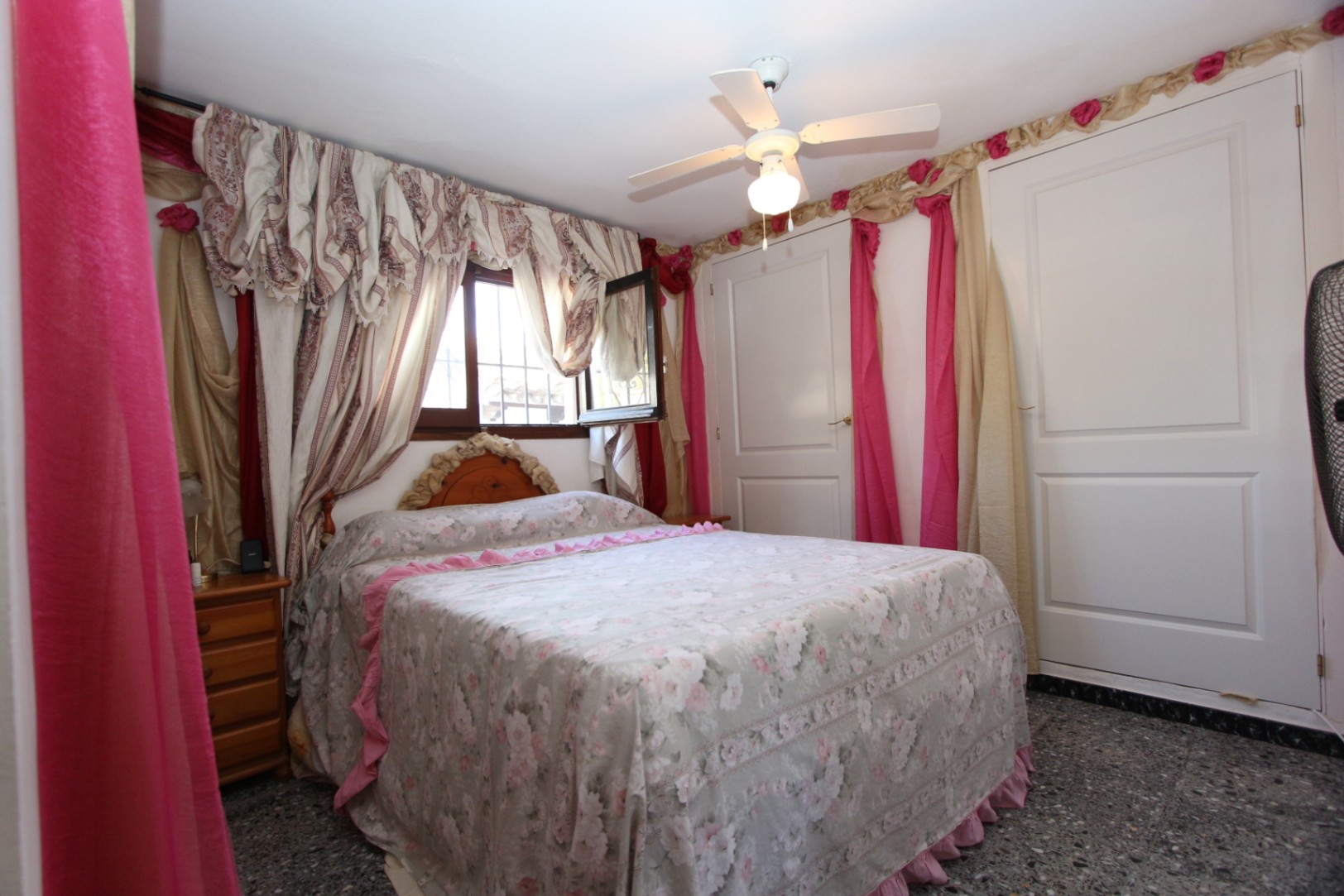 Willa w tradycyjnym stylu z 6 sypialniami na sprzedaż w Calpe