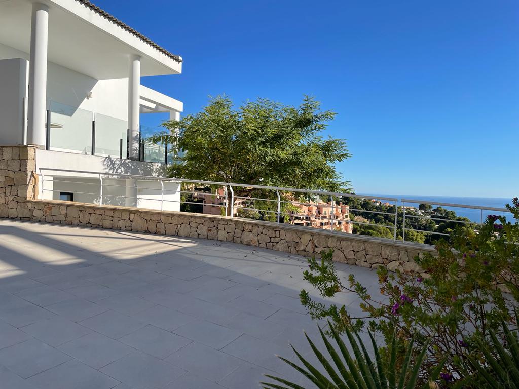 Luxusvilla mit spektakulärem Panoramablick auf das Meer und die Berge zum Verkauf in Altea.