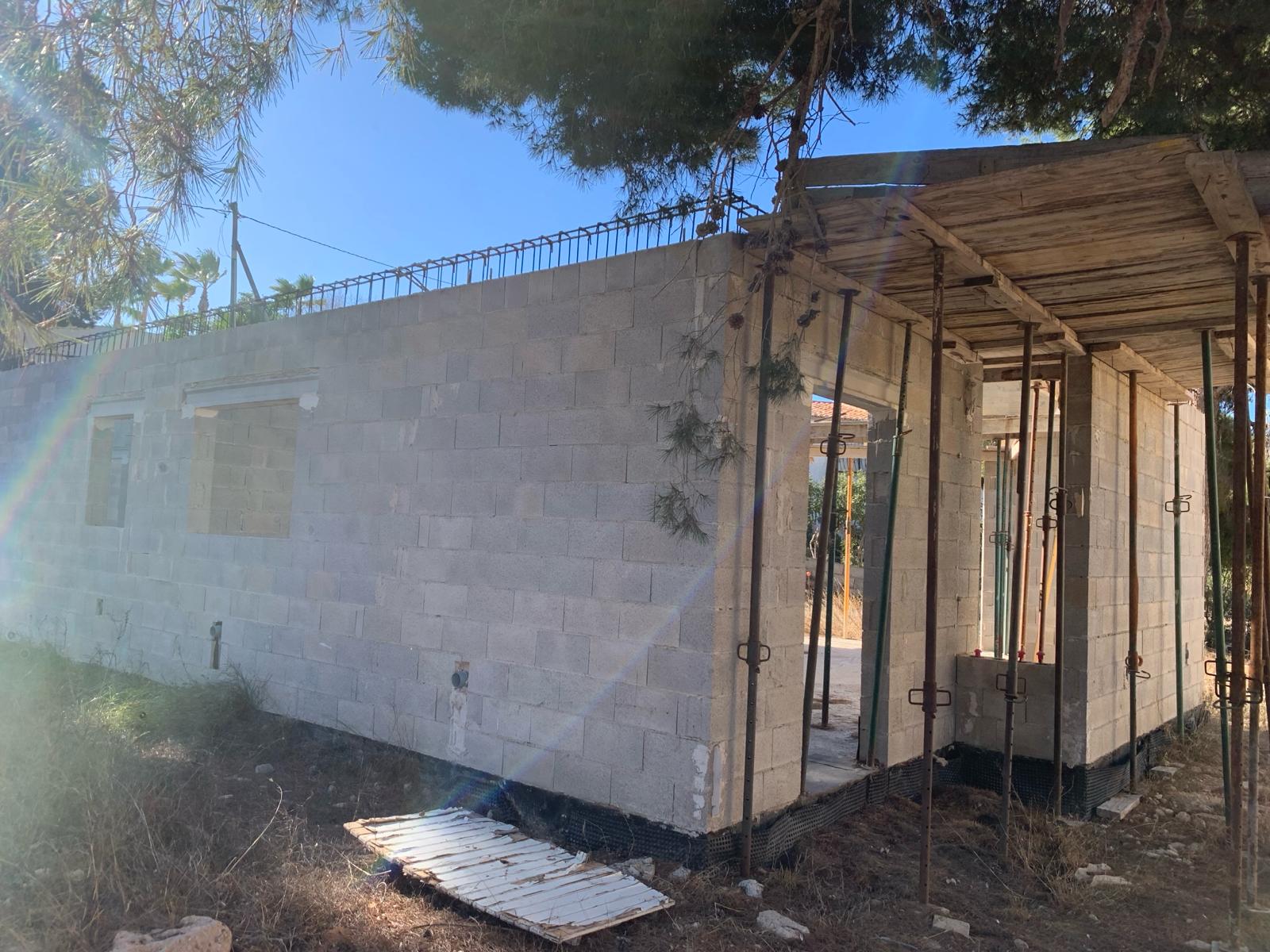 VILLA UNDER CONSTRUCTION JUST 500M FROM THE SEA IN CALPE
