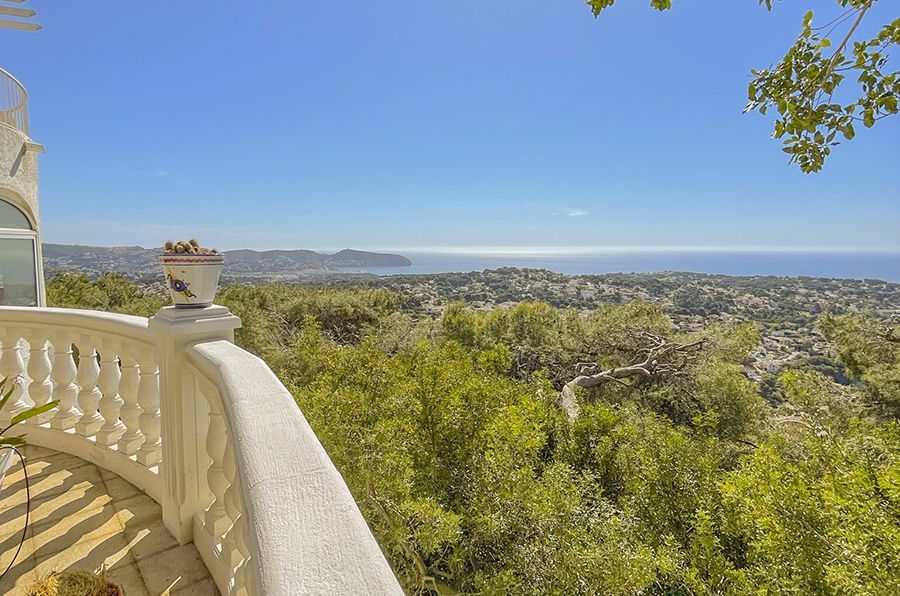 Mediterrane villa met panoramisch uitzicht op zee