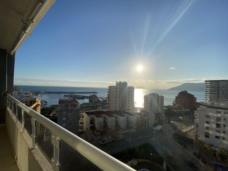 APARTMENT FOR SALE IN CALPE WITH BEAUTIFUL SEA VIEWS