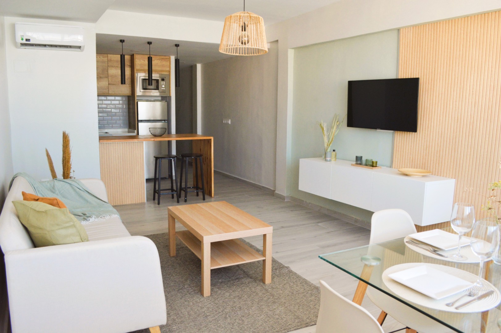 Wohnung kürzlich komplett renoviert, nur wenige Meter vom Weststrand Arenal-Bol entfernt