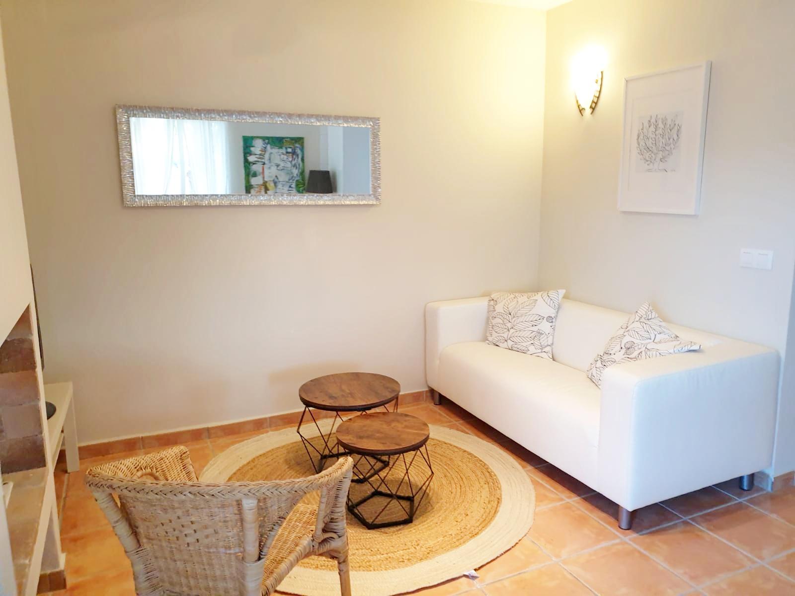 COSY TOWNHOUSE FOR SALE IN ALCALALI