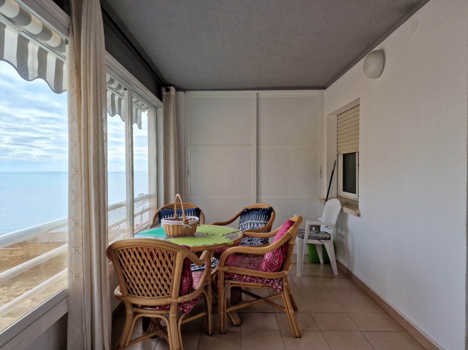Apartament przy plaży La Fosa / Levante