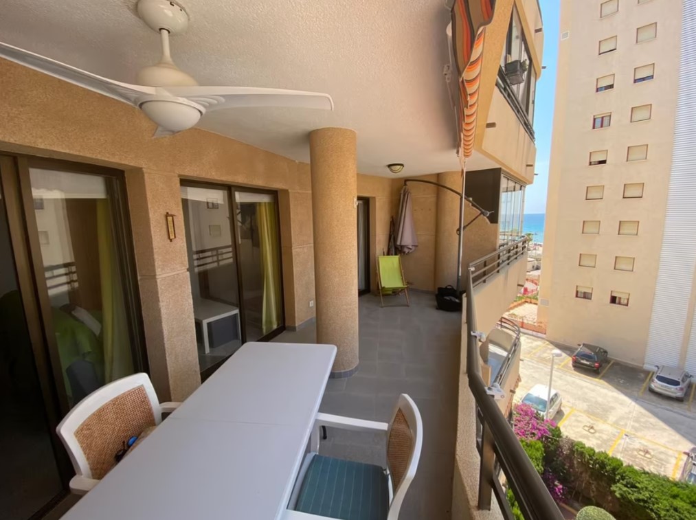 APARTMENT FOR SALE LOCATED A FEW METERS FROM THE ARENAL-BOLD BEACH IN CALPE