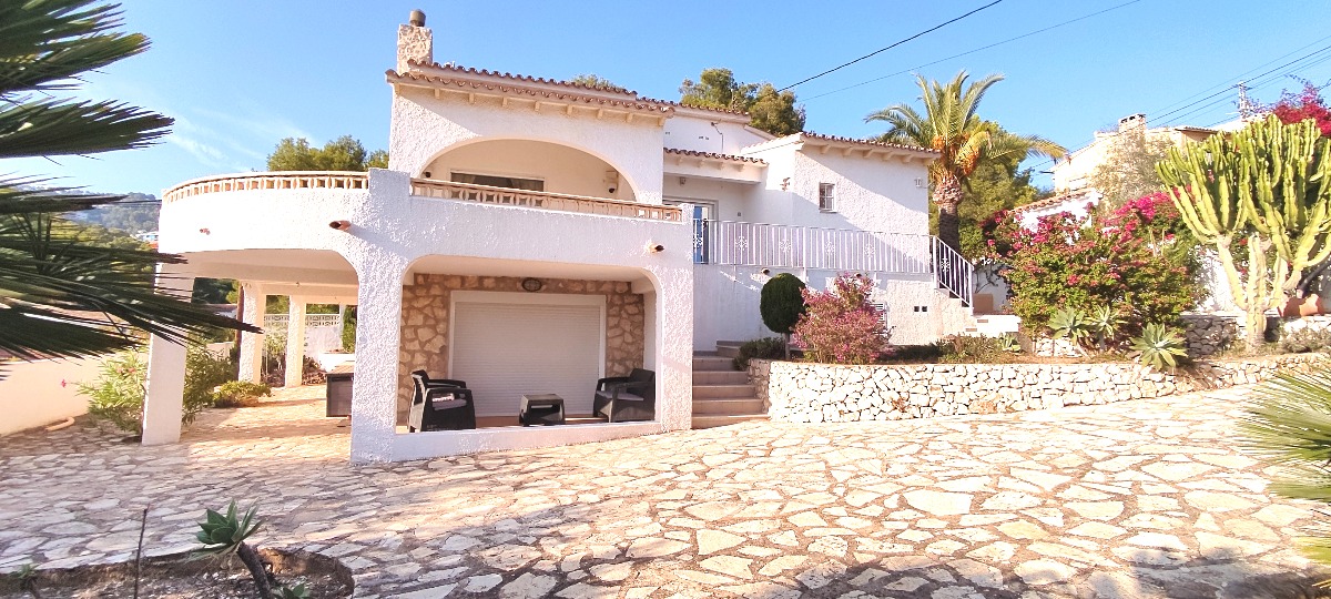 VILLA WITH SEA VIEWS AND CLOSE TO THE BEACH IN BENISSA