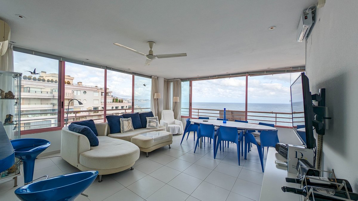 Duplex-Penthouse mit Grill und Gemeinschaftspool direkt am Strand in Calpe zu verkaufen