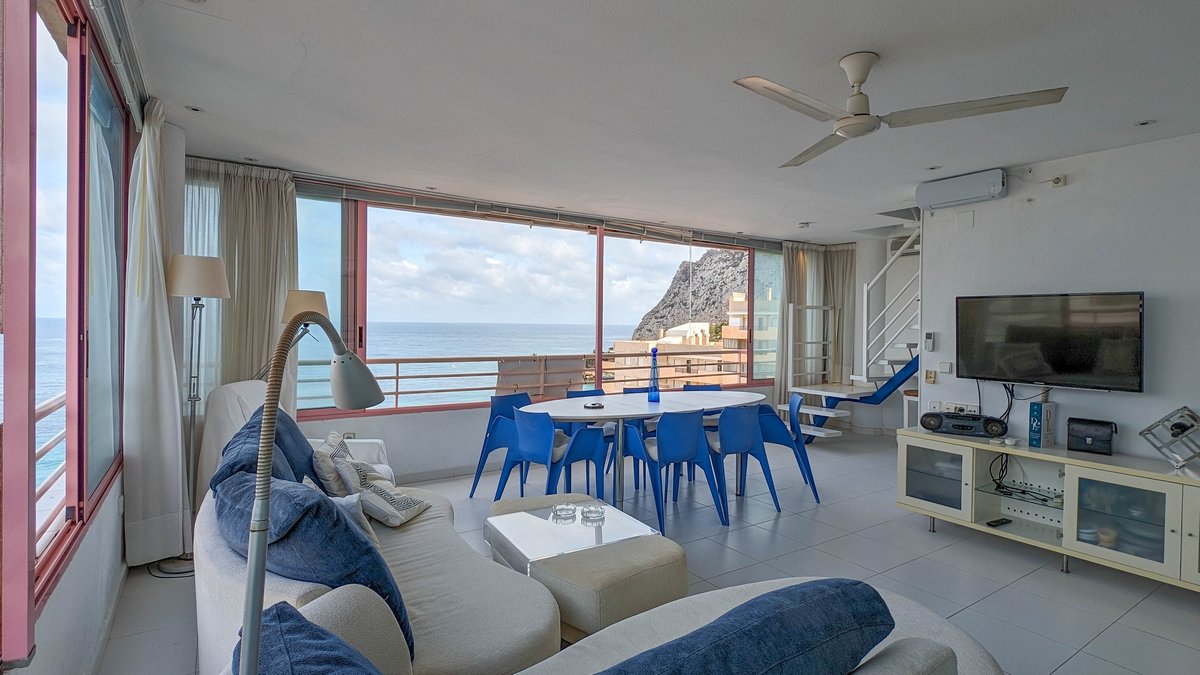 Duplex penthouse with barbecue and communal pool on the beachfront for sale in Calpe