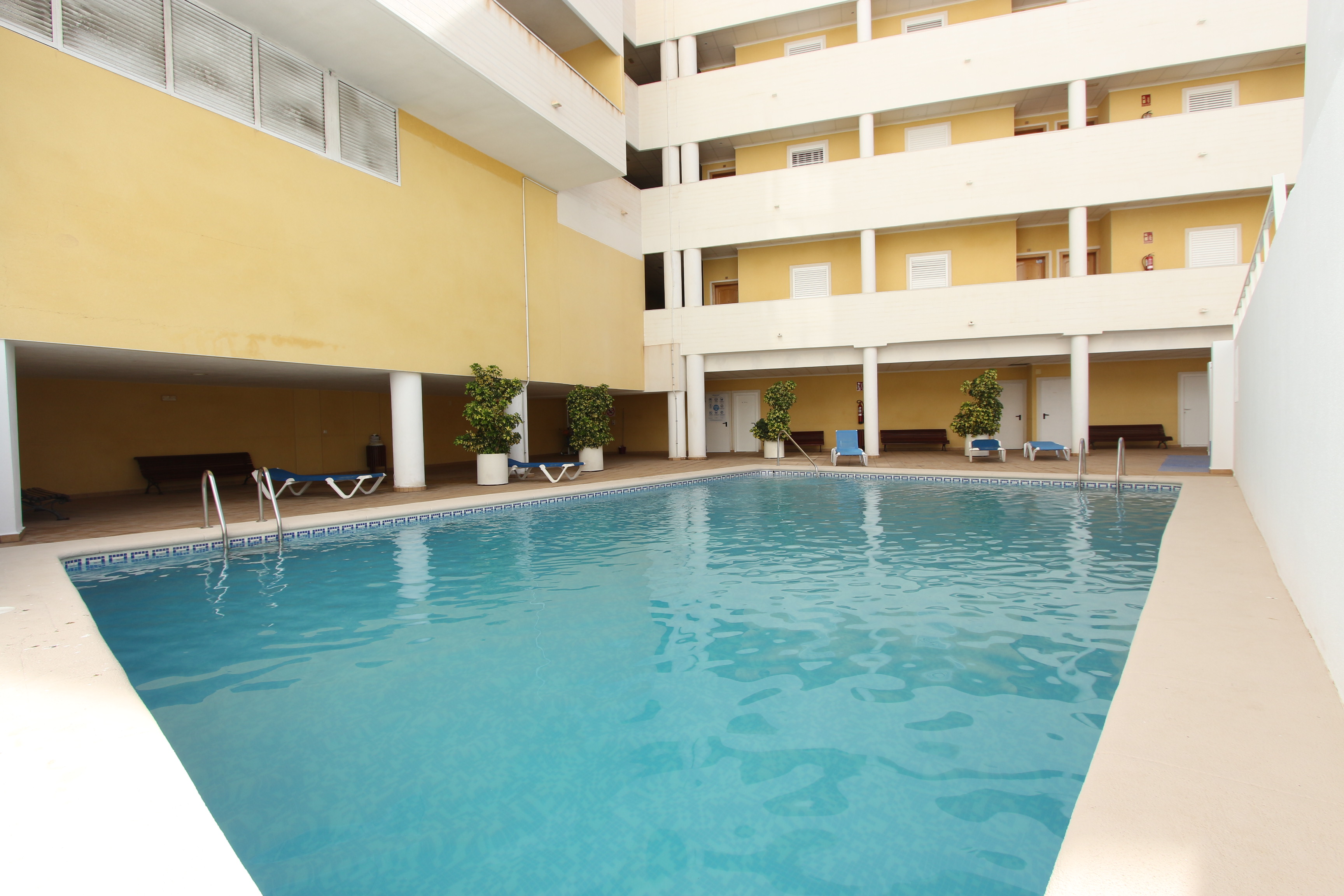 Ruim appartement met zwembad te koop in het centrum van Calpe