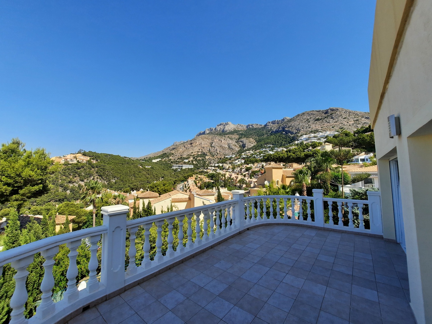 Villa im mediterranen Stil mit Panoramablick in Altea