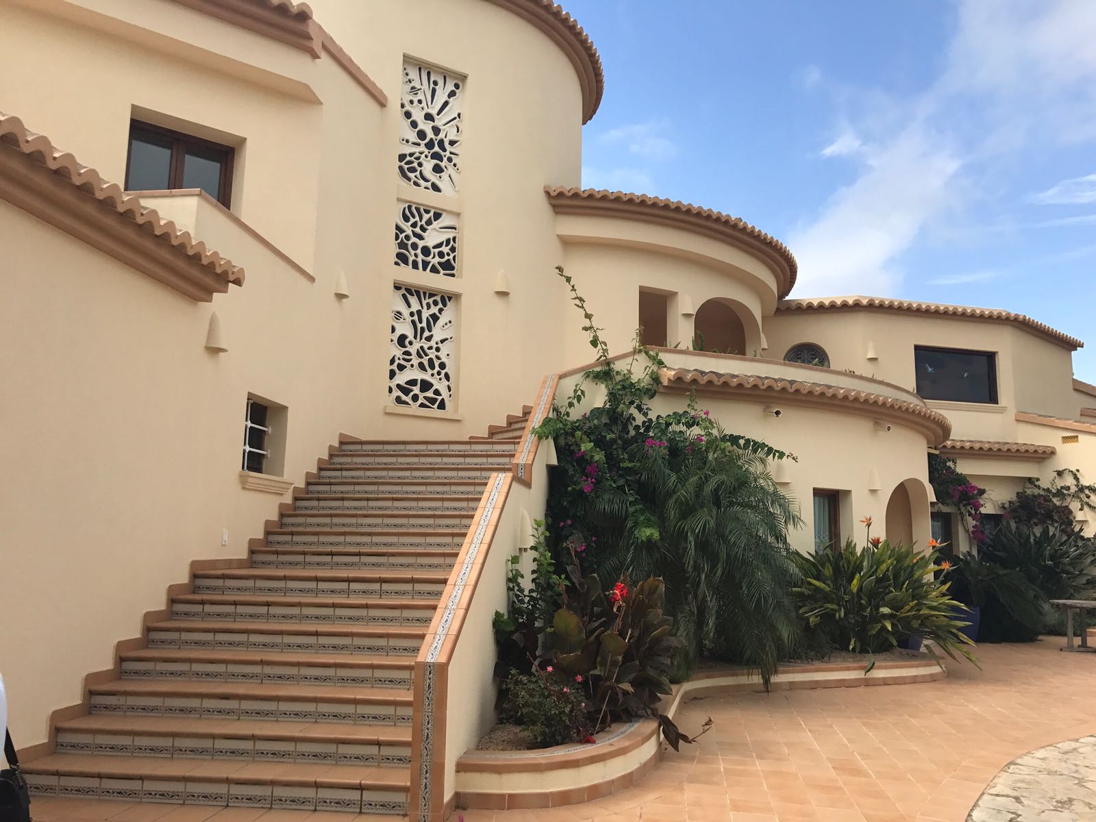 Einzigartige und exklusive Luxusvilla auf drei Etagen zum Verkauf in der Gegend von Calpe-Benissa