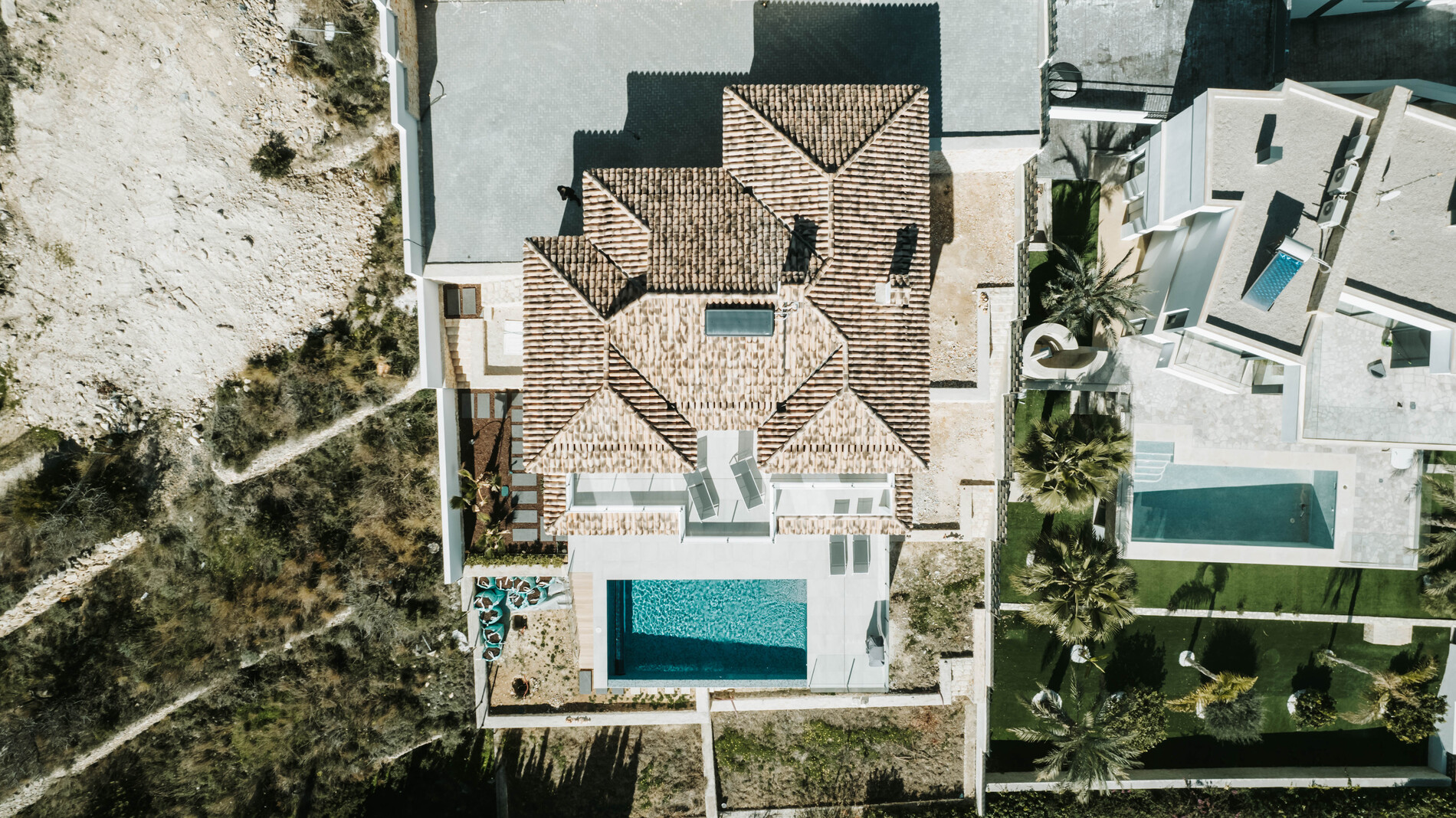 MODERNE VILLA IN MEDITERRANE STIJL MET UITZICHT OP ZEE IN CALPE | Gebouwd en verkocht door GH Costa Blanca Real Estate