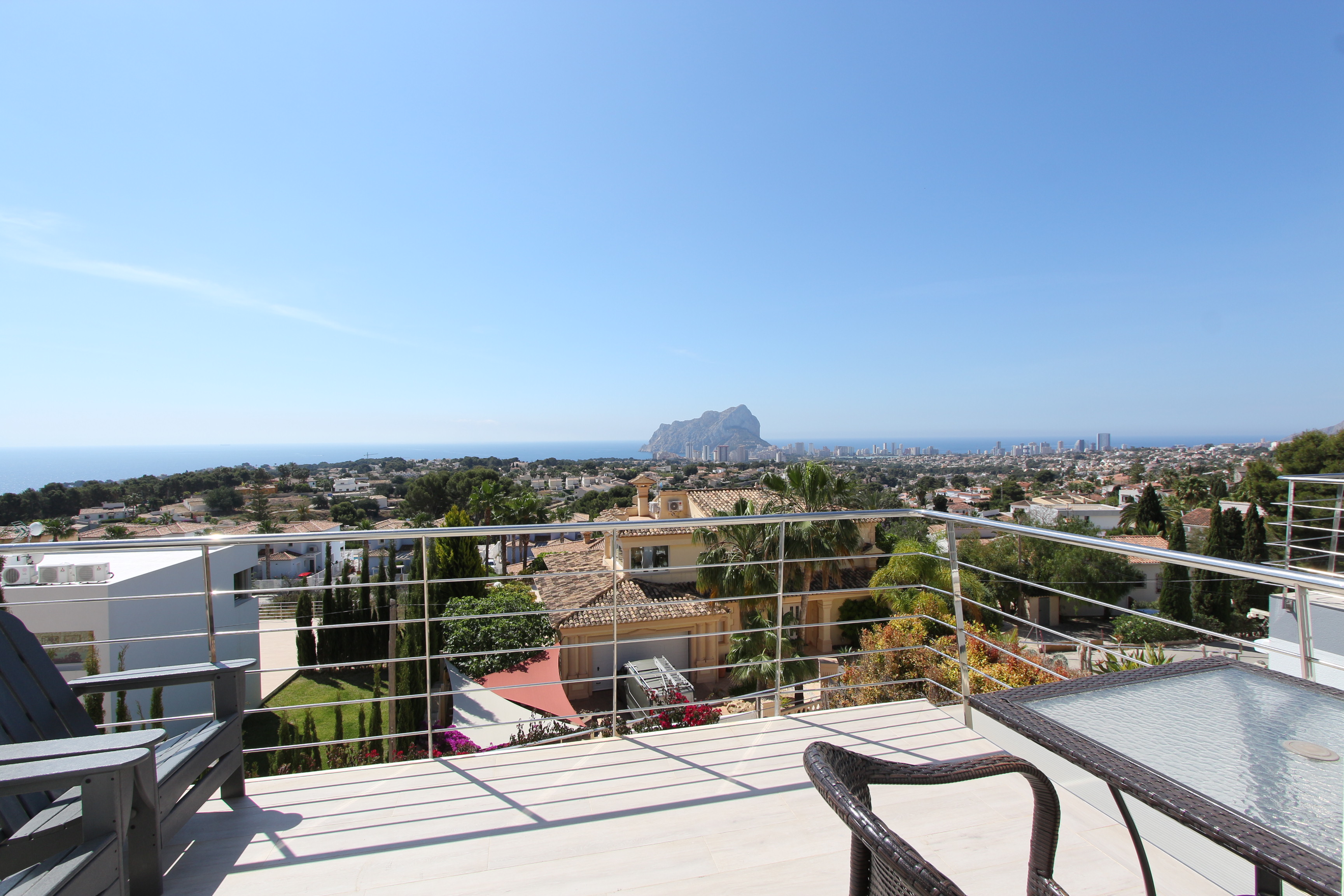 SPECTACULAR LUXURY SEMI-DETACHED HOUSE FOR SALE WITH STUNNING VIEWS OF THE SEA AND THE BAY OF CALPE''