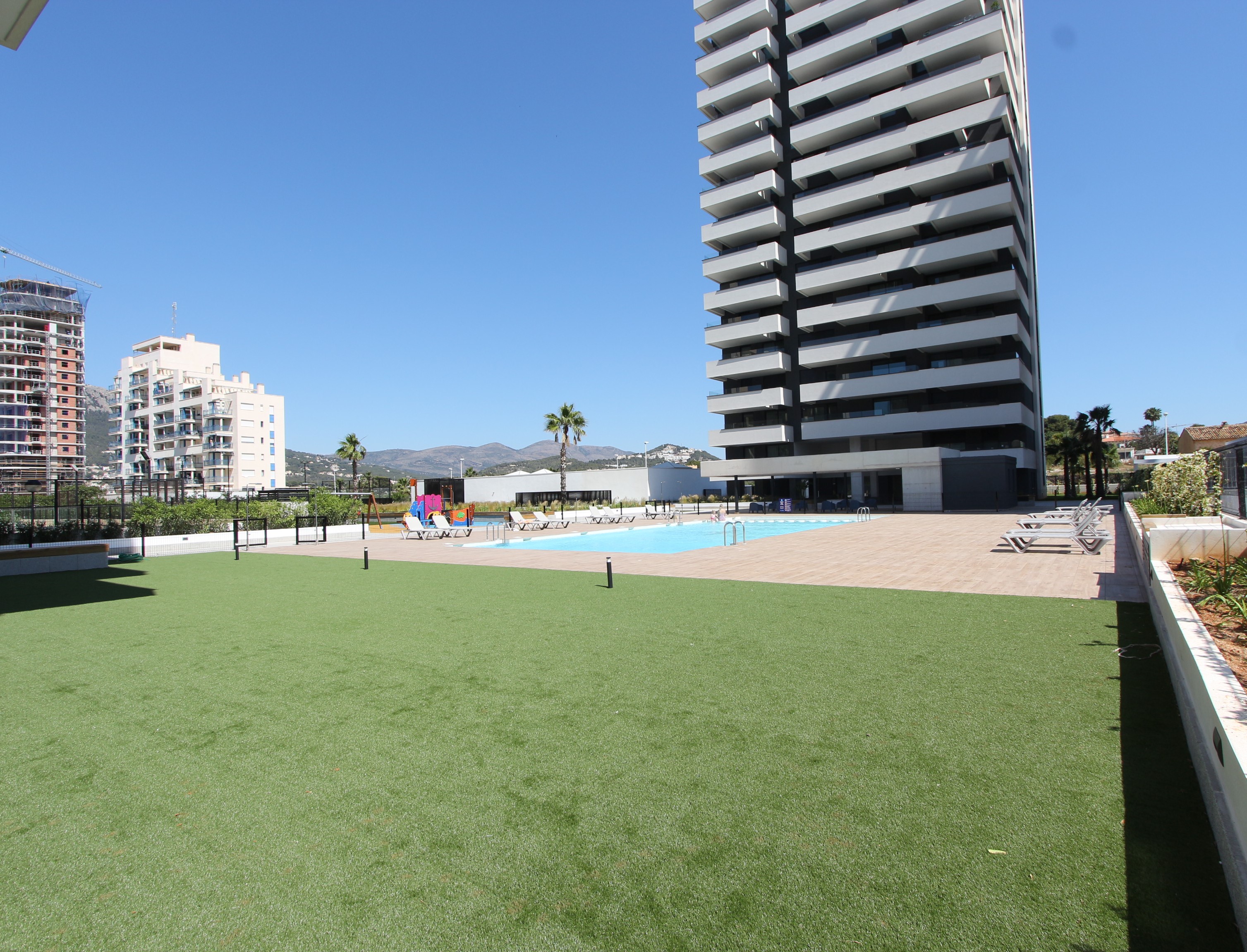 NEW APARTMENT FOR SALE IN CALPE, 3 BEDROOMS, RESIDENTIAL WITH LARGE GARDEN AREAS.