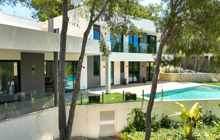 MODERN NEWLY BUILT VILLA SURROUNDED BY NATURE IN ALTEA LA VIEJA