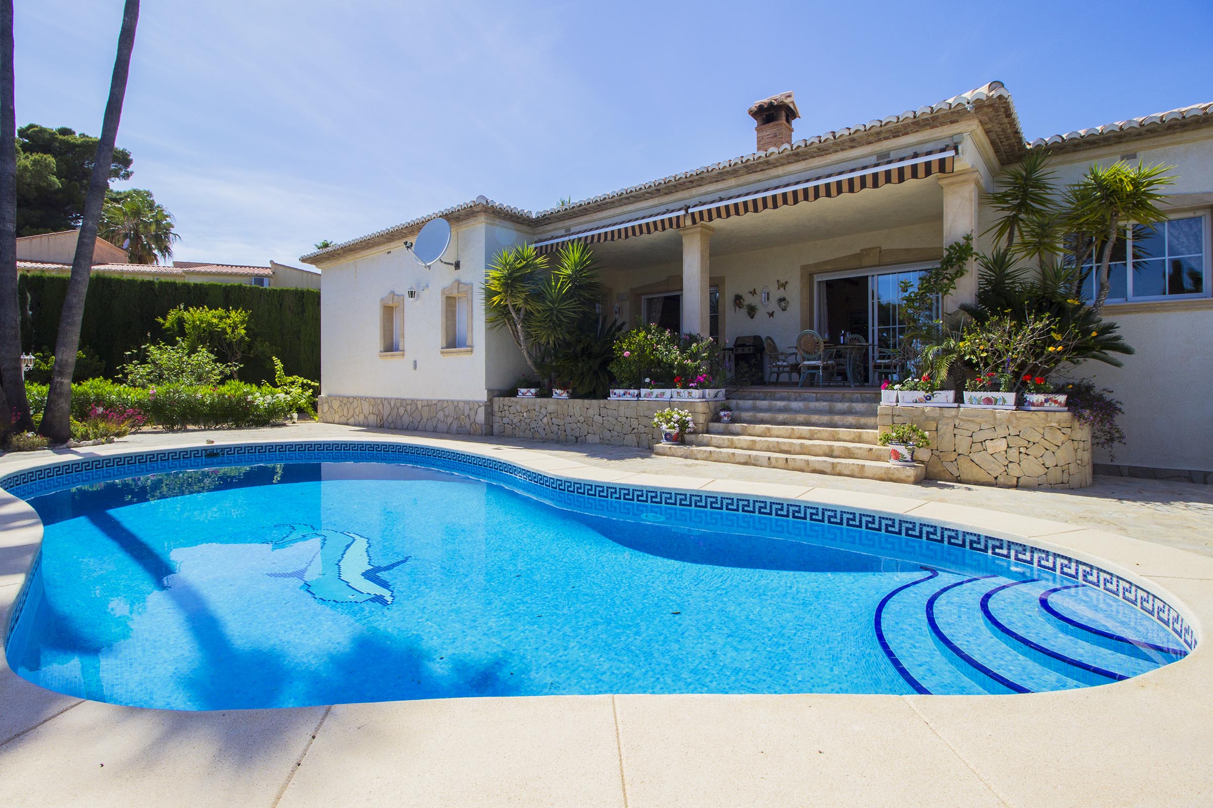 Luxury villa within walking distance of the beach and the centre